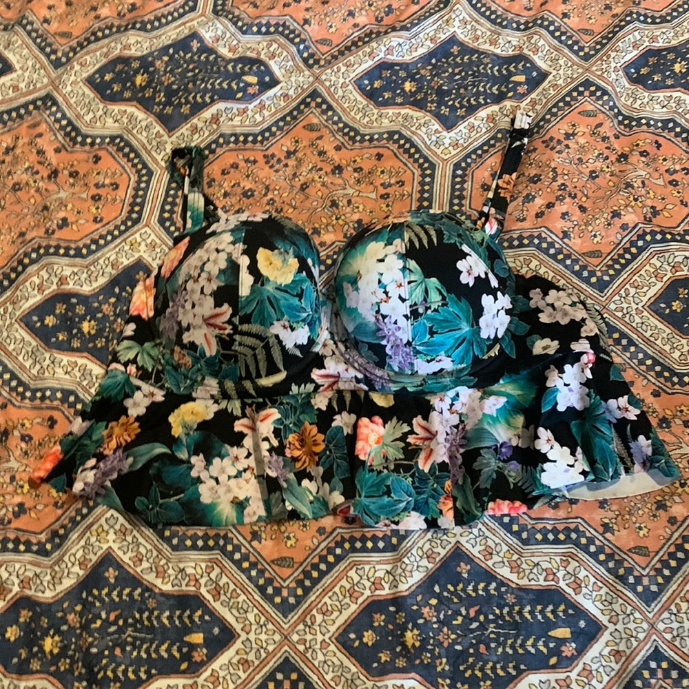 Torrid new bikini top tropical colors - size 3